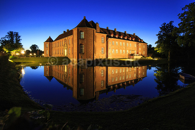 Visborggaard. Visborggaard Slot n�r Hadsund; ; Visborggaard / Hadsund; Danmark; ; ; Visborggaard Alle 39, 9560 Hadsund, Slotte, herreg�rde, Visborgg�rd