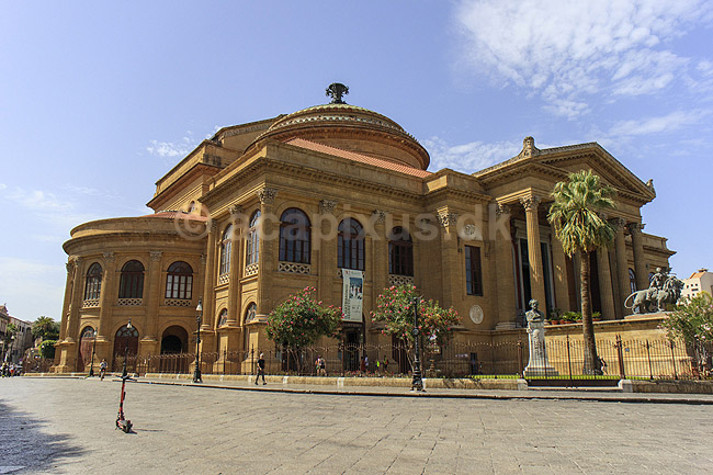 Massimo Teatret. Massimo Theater, Teatro Massimo i Palermo; ; Palermo; Italien; ; sev�rdigheder; Sicilien, skuespilhus, skuespil, teater, teaterscene