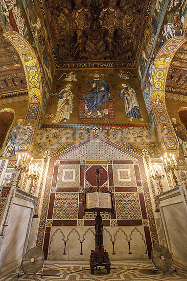 Palatine Kapellet. Gyldne mosaikker udsmykker Palatine Chapel i Royal Palace (Palazzo Reale e Cappella Palatina) i Palermo; ; Palermo / Sicilien; Italien; ; sev�rdigheder; Kirker, kristendom, religion, katolsk, guld