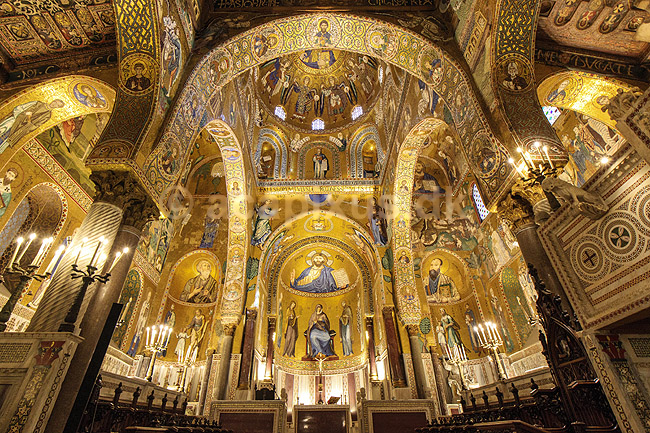 Palatine Kapellet. Gyldne mosaikker udsmykker Palatine Chapel i Royal Palace (Palazzo Reale e Cappella Palatina) i Palermo; ; Palermo / Sicilien; Italien; ; sev�rdigheder; Kirker, kristendom, religion, katolsk, guld