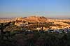 Akropolis. Udsigt over Akropolis med Parthenon templet (Pallas Athenes tempel) og Erechtheion templet (Temple of Athena Polias) set fra Philopappos Hill  Akropolis / Athen Gr�kenland  Sev�rdigheder Hovedstad, hovedst�der, storbyer, Hellas, Acropolis, templer