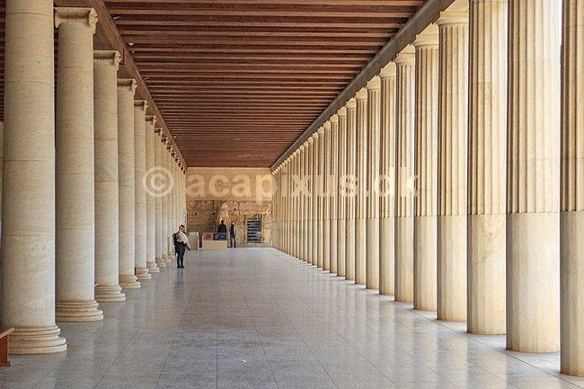 Stoa of Attalos. Stoa of Attalos. Stoa, en overd�kket s�jlehal som i antikkens gr�ske og romerske byer flankerede agoraen eller den �bne markeds- og samlingsplads; ; Athen; Gr�kenland; ; Sev�rdigheder; Hellas