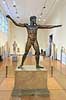 Zeus eller Poseidon. Bronce skulptur af Zeus eller Poseidon udstillet Ark�ologisk Museum i Athen  Nationalark�ologisk Museum / Athen Gr�kenland  Sev�rdigheder Hellas, ark�ologi, historie, museum, udstillinger, Artemision Bronze