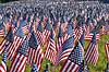 Memorial day. Skov af sm� flag ved Soldiers and Sailors Monument i Boston Common p� Memorial Day, som er en helligdag i USA, hvor man mindes dem, som er faldet under tjeneste i landets v�bnede styrker. Helligdagen afholdes hvert �r den sidste mandag i maj.Mange mindes ogs� bare dem man har mistet gennem tiden, som ikke n�dvendigvis d�de under krigen  Boston / Massachusetts USA   Stars and Stribes