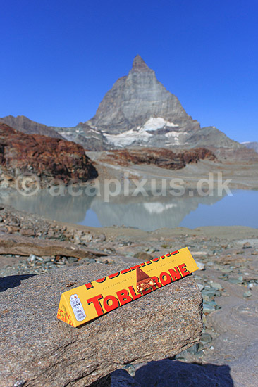 Matterhorn. Det ikoniske bjerg Matterhorn som har lagt form til logoet p� Toblerone chokolade; ; Trockener Steg / Zermatt; Schweiz; ; ; Alperne, bjerglandskab, Alpelandskab