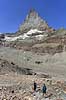 Matterhorn. Det ikoniske bjerg Matterhorn set fra Matterhorn Glacier Trail  Zermatt Schweiz   Alperne, bjerglandskab, Alpelandskab