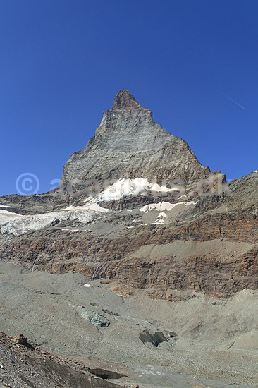 Matterhorn. Det ikoniske bjerg Matterhorn set fra Matterhorn Glacier Trail; ; Zermatt; Schweiz; ; ; Alperne, bjerglandskab, Alpelandskab