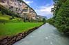 Lauterbrunnen. Alpelandskab med floden Weisse L�tschine i Lauterbrunnental og Staubbach vandfaldet i baggrunden.  Lauterbrunnen Schweiz   Floder, gletcherafsmeltning, smeltevand, Alperne
