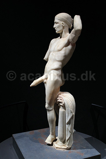 Priapus. Marmorstatue af Priapus med stor phallus - fra Casa dei Vettii, udstillet i Palestra Grande; ; Pompeji / Pompei / Pompeii / Napoli / Campania; Italien; ; ; Ark�ologi, vulkaner, vulkanudbrud, pyroplastisk flow, pyroplasma, Vesuvius, Vesuv, naturkatastrofer, turistsev�rdigheder, sev�rdigheder, turisme, Romerriget, romerne, ruiner, ruinbyer