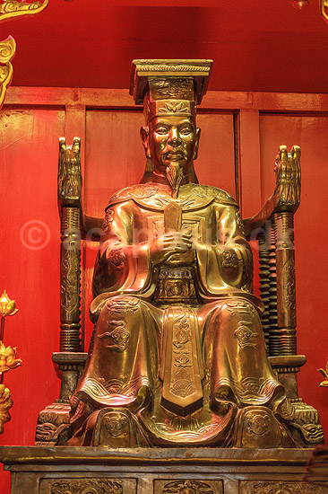 Temple Of Literature i Hanoi. Statue i Temple Of Literature i Hanoi; ; Temple Of Literature / Hanoi; Vietnam; ; Sev�rdigheder; Turisme