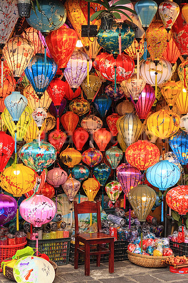 Silkelamper. Silke lamper i Hoi An, der kom p� UNESCO World Heritage Site listen i 1999 og derefter blev en mega turistattraction; ; Hoi An; Vietnam; ; Sev�rdigheder; 