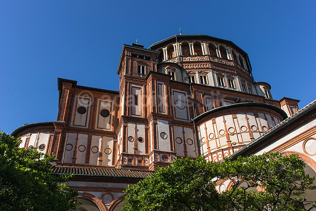 Santa Maria delle Grazie i Milano. Den katolske kirke Santa Maria delle Grazie, som ligger i forbindelse med Leonardo da Vinvis Sidste Nadver museet i Milano; ; Santa Maria delle Grazie i Milano / Milano; Italien; ; Sev�rdigheder; Leonardos Last Supper Museum, Kirke, kirker, kristendom, religion, katolisme