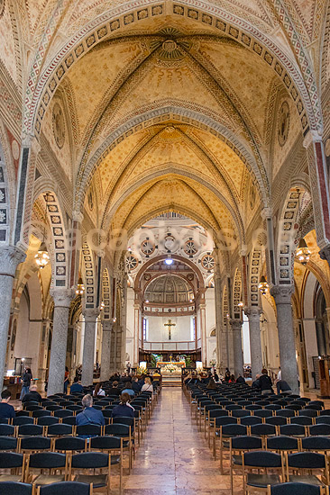 Santa Maria delle Grazie i Milano. Kirkerummet i den katolske kirke Santa Maria delle Grazie, som ligger i forbindelse med Leonardo da Vinvis Sidste Nadver museet i Milano; ; Santa Maria delle Grazie i Milano / Milano; Italien; ; Sev�rdigheder; Leonardos Last Supper Museum, Kirke, kirker, kristendom, religion, katolisme