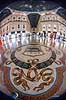 Galleria Vittorio Emanuele II i Malano. Handelsarkaden Galleria Vittorio Emanuele II fyldt med dyre modebutikker i Milano  Galleria Vittorio Emanuele II i Malano / Milano Italien  Sev�rdigheder Handel, shopping, mode