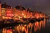 Julemarked p� Nyhavn. Juleudsmykning til Julemarked p� Nyhavn  Nyhavn / K�benhavn Danmark  Sev�rdigheder Handel, julemarkeder, juleudsmykning, julestemning