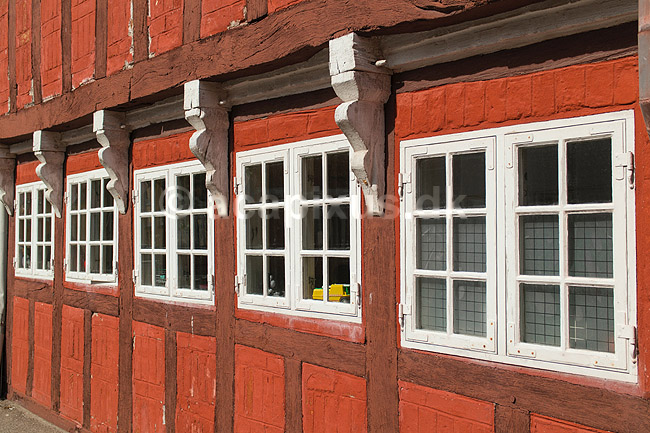 Vestergade 10 i Sk�lsk�r. Gammelt fredet bindingsv�rkshus bygget ca 1670 i centrum af Sk�lsk�r; ; Sk�lsk�r; Danmark; ; ; Bevaringsdeklaration, fredning, restaurering