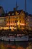Julemarked p� Nyhavn. Juleudsmykning til Julemarked p� Nyhavn  Nyhavn / K�benhavn Danmark  Sev�rdigheder Julemarkeder, jul, julehandel, handel, juleudsmykning, julestemning