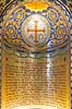 Sacre-Coeur i Paris. Inskriptioner i alkove over d�befonten i kirken Sacre Coeur ( Jesus Hellige Hjerte ) p� toppen af Montmartre i Paris  Montmartre / Paris Frankrig   Sacre-C�ur, Sacre C�ur, kirker, religion, katolsk, katolisisme, Paul Abadie