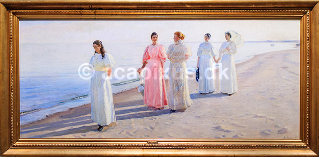 En strandpromenade. Pigerne p� stranden af Michael Peter Ancher, 1896. Maleri p� Den Hirschsprungske Samling ; ; Den Hirschsprungske Samling  / K�benhavn; Danmark; ; Sev�rdigheder; A stroll on the Beach, Skagensmalerne, Skagen, museum, kunstmuseum, museer, billeder, malerier, kunstmuseum, Tobaksfabrikant Heinrich Hirschsprung