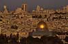 Udsigt over Jerusalem set fra Oliebjerget med Klippemoskeen (Dome of the Rock) i centrum  Jerusalem Israel Asien  religion islam