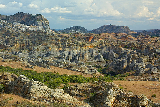 Klipperformationer n�r La Piscine Naturelle i Isalo National Park; ; Isalo National Park; Madagaskar; Afrika; ; 