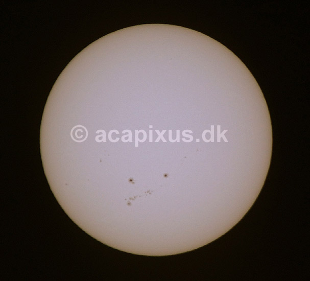 Solen med solpletter umiddelbart f�r solform�rkelsen d. 21 juni 2001; ; Isalo National Park; Madagaskar; Afrika; ; 