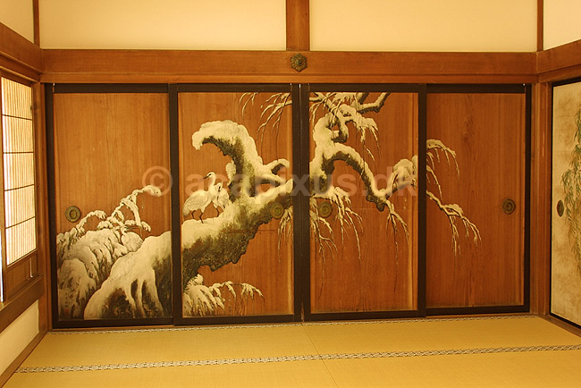 Kongobu-ji. Udsmykning i Kongobu-ji templet ved Koya-san; ; Kongobu-ji / Koya-san; Japan; Asien; ; templer shintoisme orange