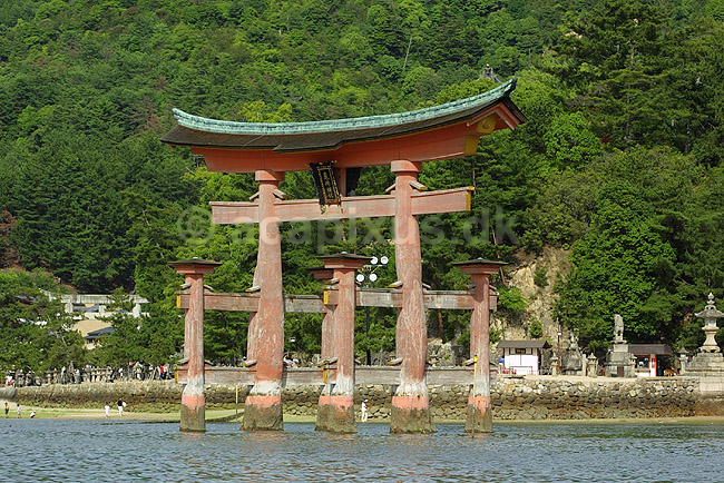 Itsukushima-jinja shrine. The Floating Torii ved Itsukuskima-jinja shrine templet p� Miya-jima; ; Miya-jima / Itsuku-shima; Japan; Asien; ; templer shintoisme