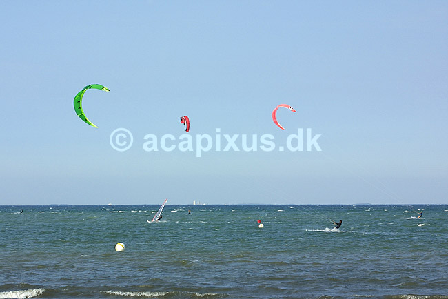 Windsail surfere. Windsail surfere ud for Fehmarns nordkyst; ; Fehmarn; Tyskland; Europa; ; surfing, windsurfere, vandsport, fritid, motion