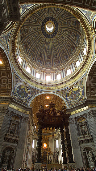 Peterskirken. Pavealteret under Berninis bronzebaldakin i Basillica di San Pietro eller Peterskirken i Rom; ; Rom; Italien; Europa; ; turistsev�rdigheder, kirker, paven, paved�mmet, Vatikanet, Vatikan Staten, sightseeing