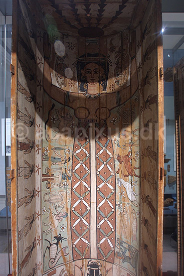Cleopatra. Indersiden af Cleopatras sarkofag udstillet p� London Natural History Museum; ; The British Museum / London; England; ; sev�rdigheder; ark�ologi, Egypten, �gypten, pharaoner